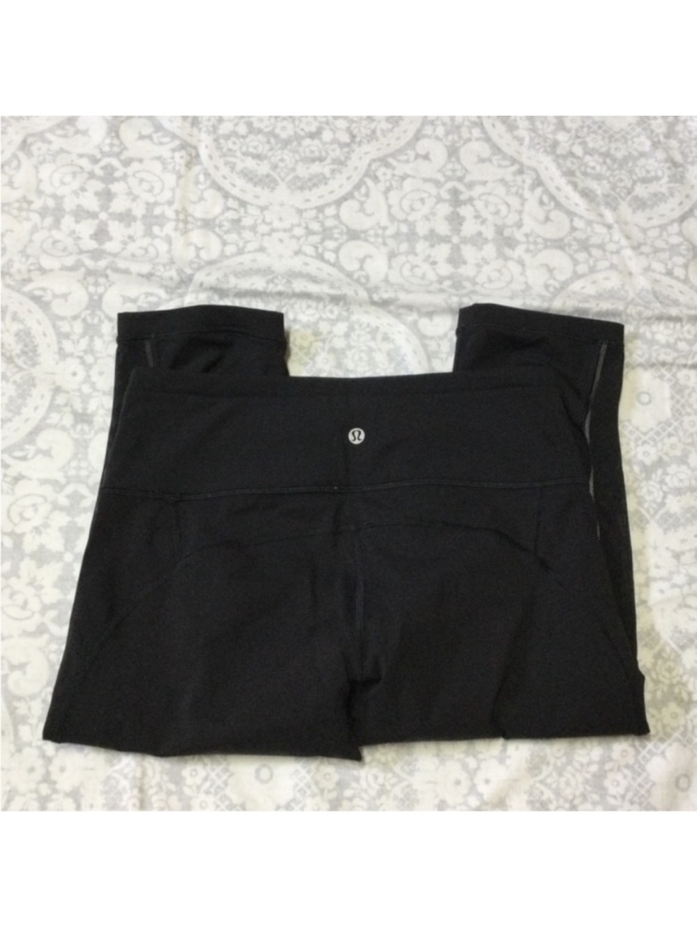 Lululemon Athletica Crop
Leggings 8